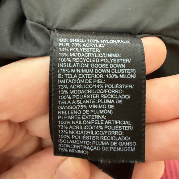 - Women’s Like New North Face Down Arctic Parka - Picture 6 of 6